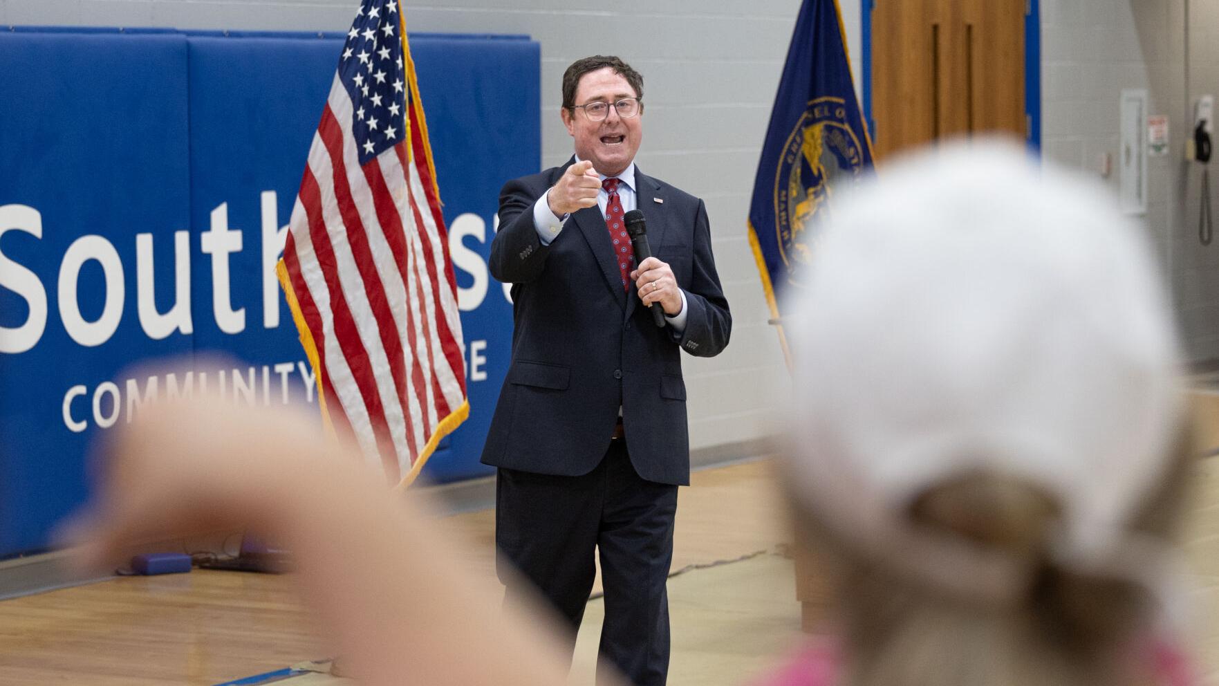 At Lincoln town hall, Flood touts bipartisanship as attendees fan culture war